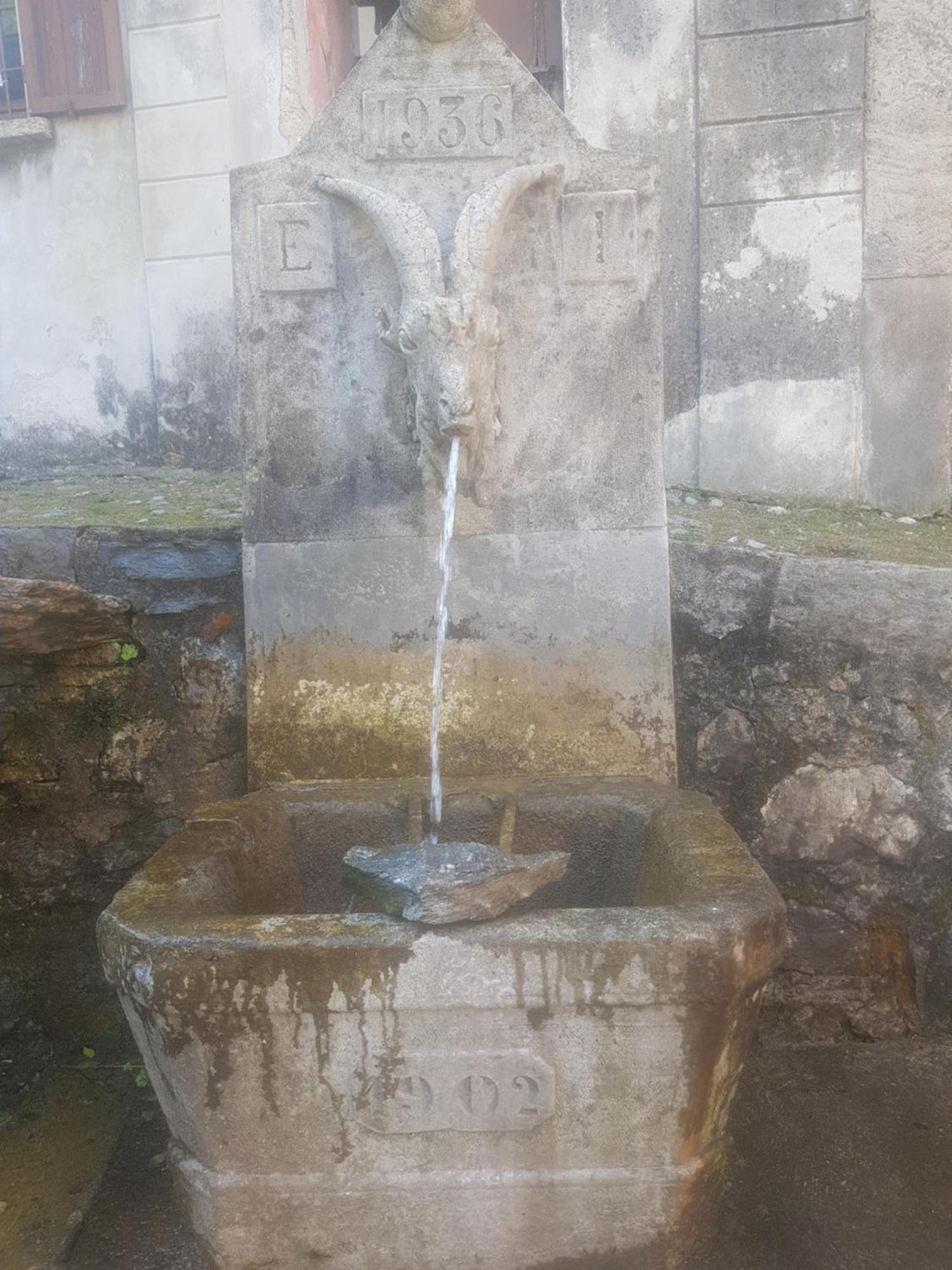 La Corte Del Poeta Arcumeggia Exteriör bild